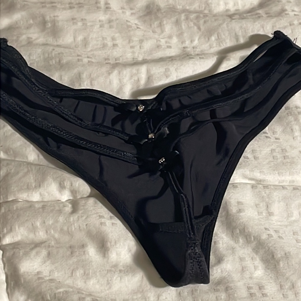 VS thong w rhinestones sz s